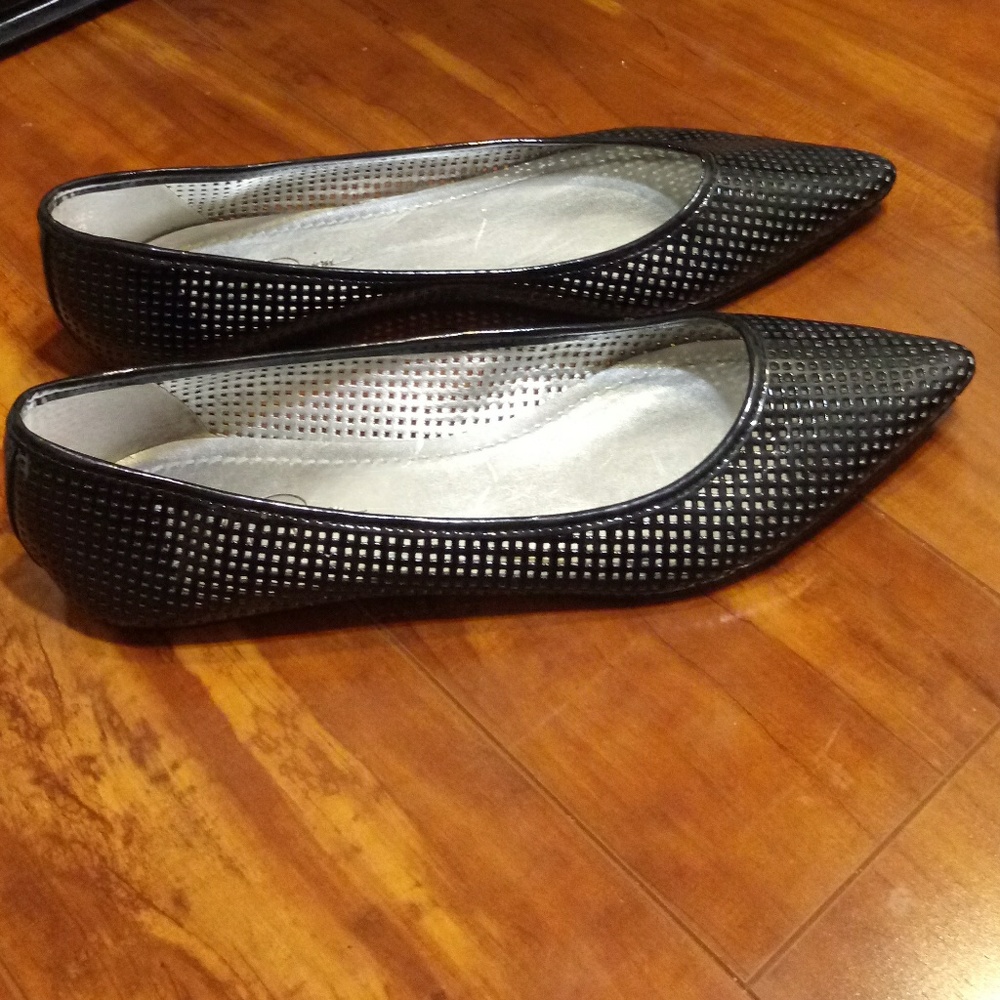 Jessica Simpson flats